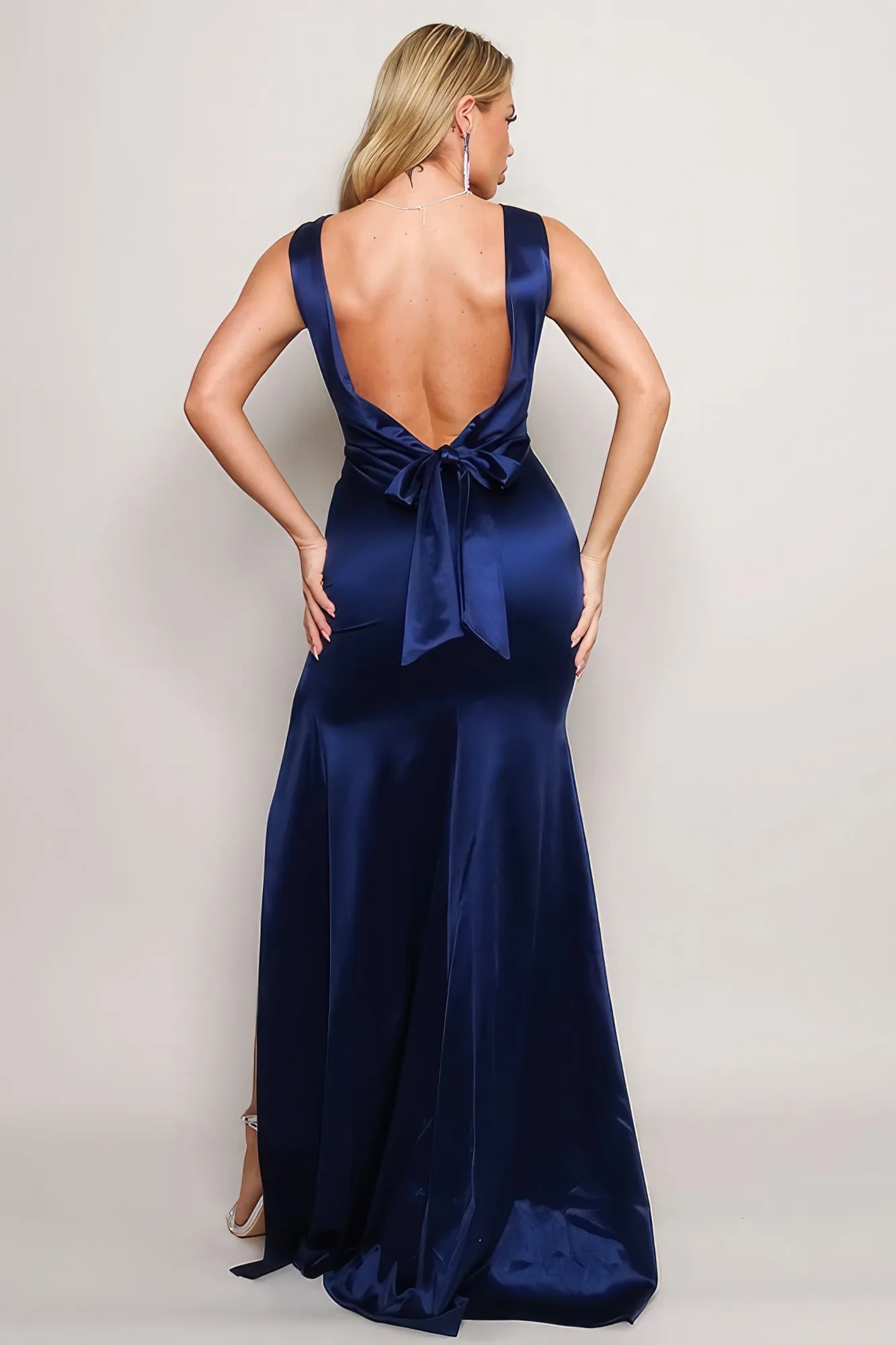 Elegance Sleeveless Deep V Low Back Bow Maxi Dress