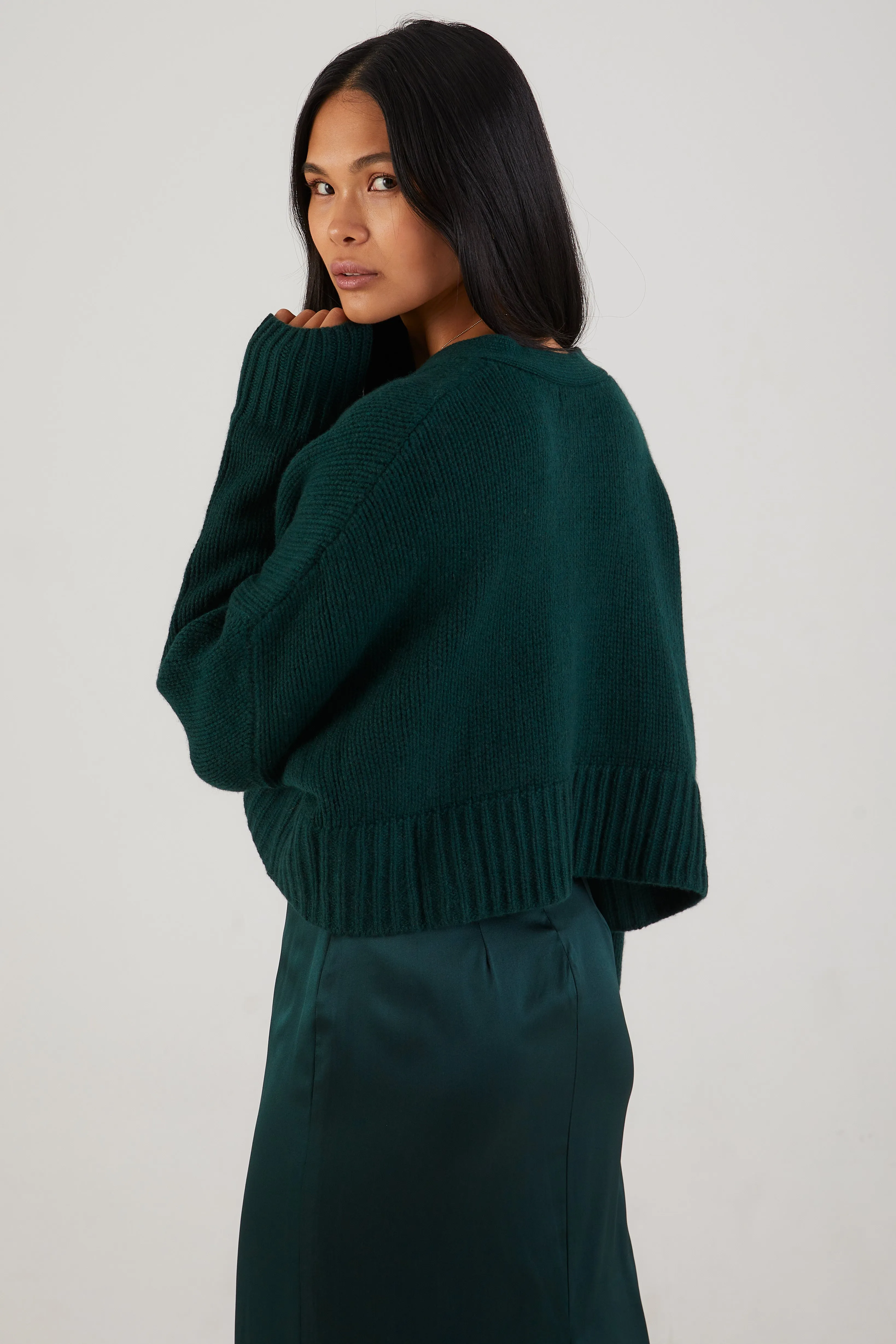 Elliot Button Cashmere Cardigan in Deep Forest