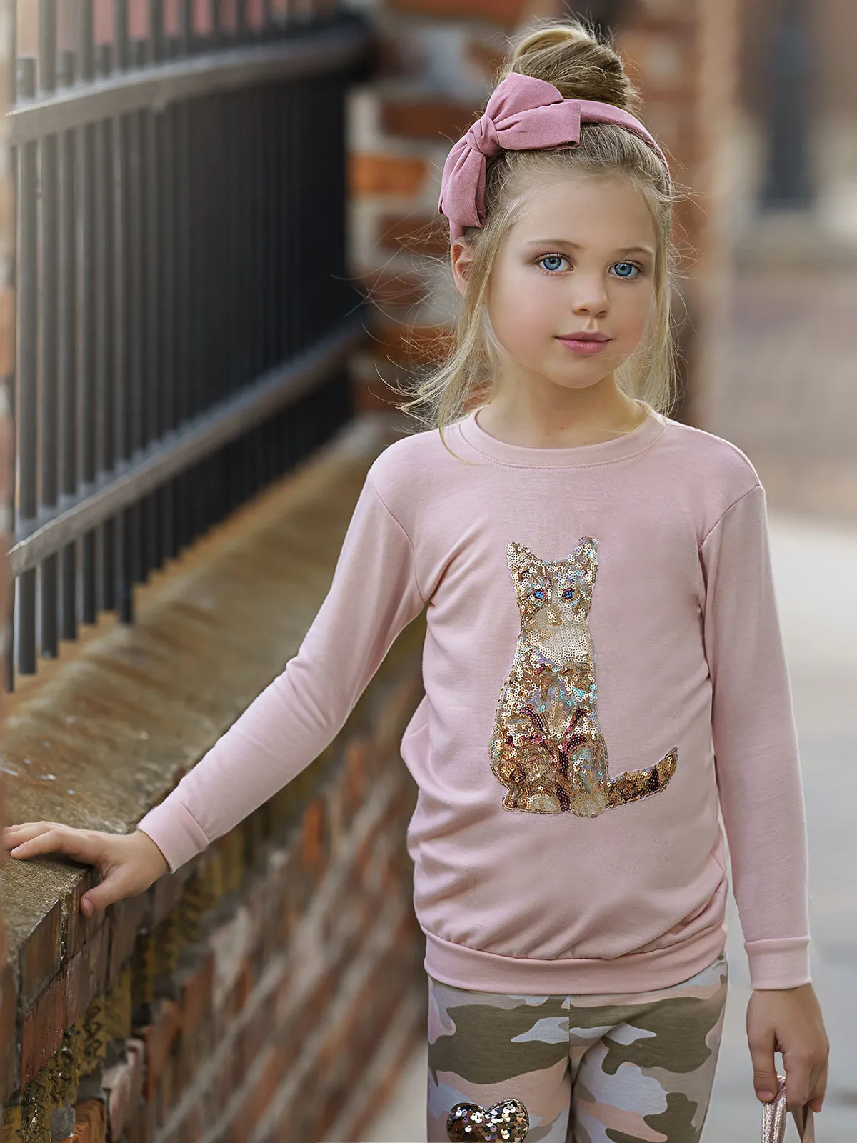 Girls Sequin Kitten Applique Sweatshirt And Sweatpants Set