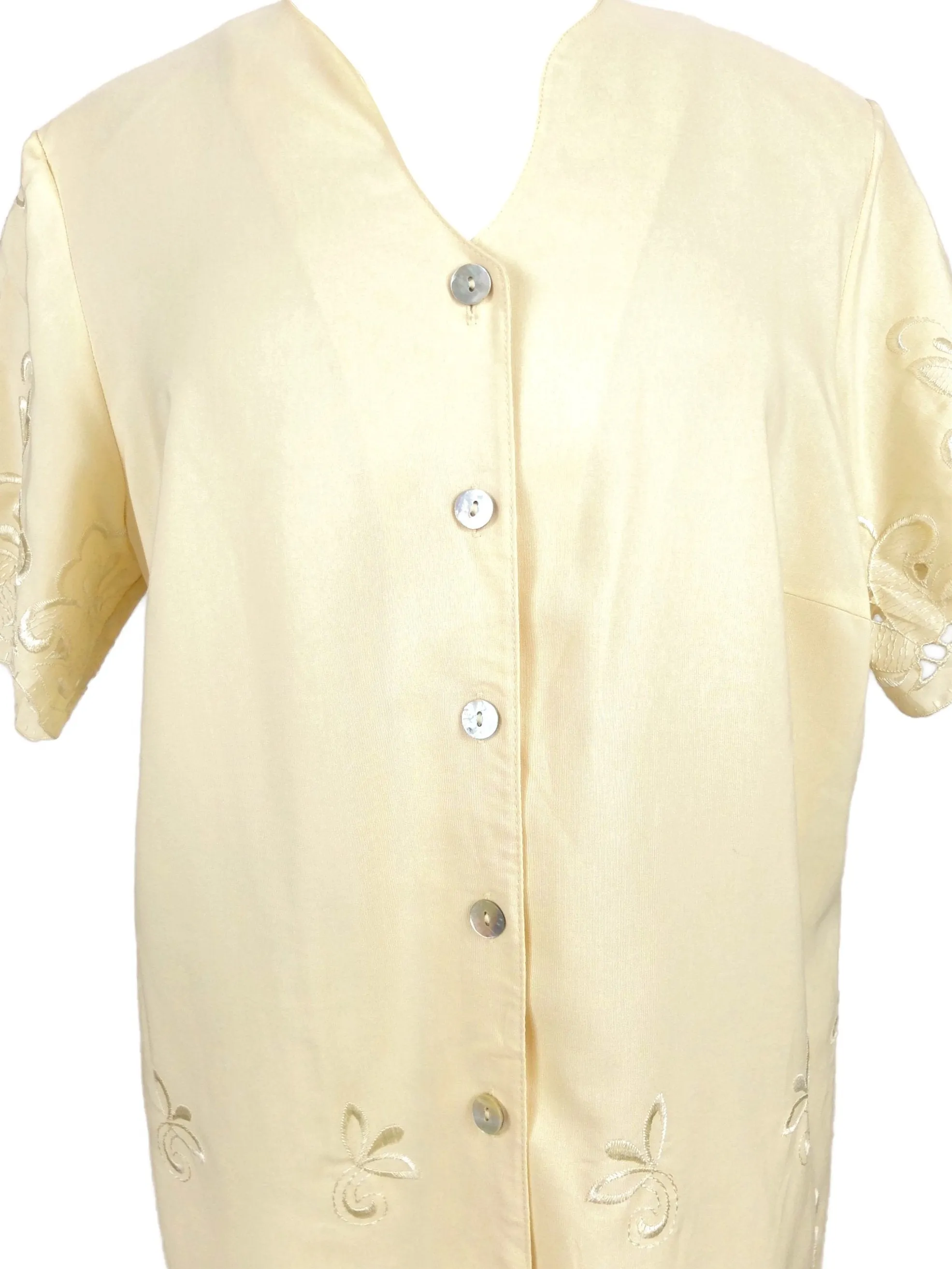 Vintage 90s Pastel Yellow Short Sleeve V-Neck Button Down Blouse with Floral Cutout Detail