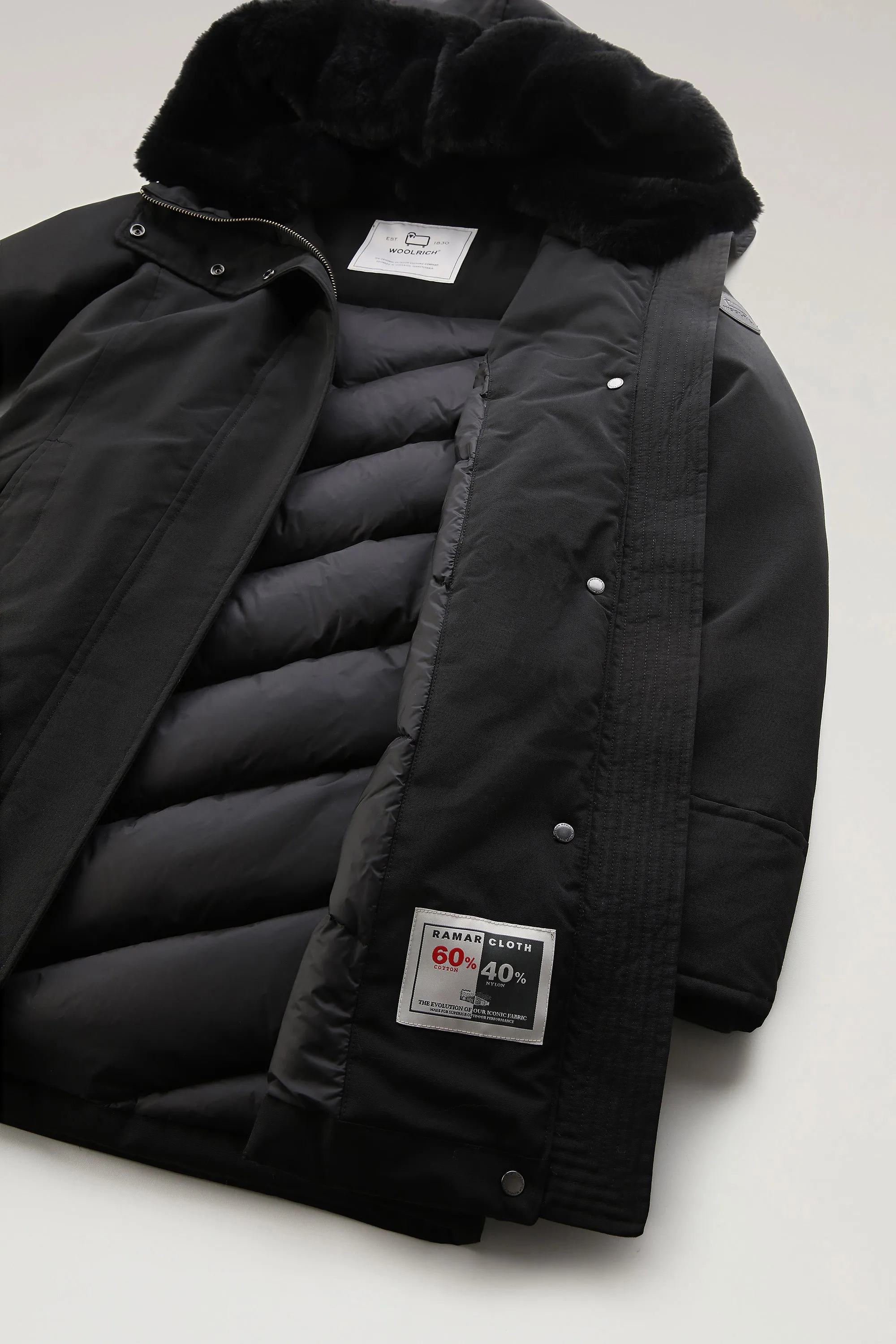 Woolrich Boulder Parka In Pelliccia Sintetica Nero